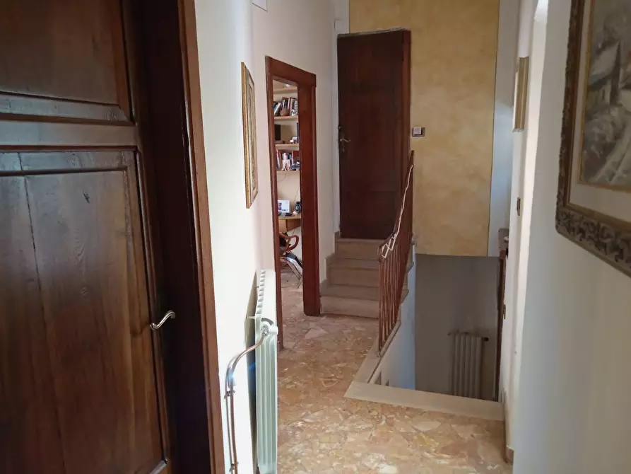 Immagine 14 di Casa indipendente in vendita  in castello 8 a Gallicano