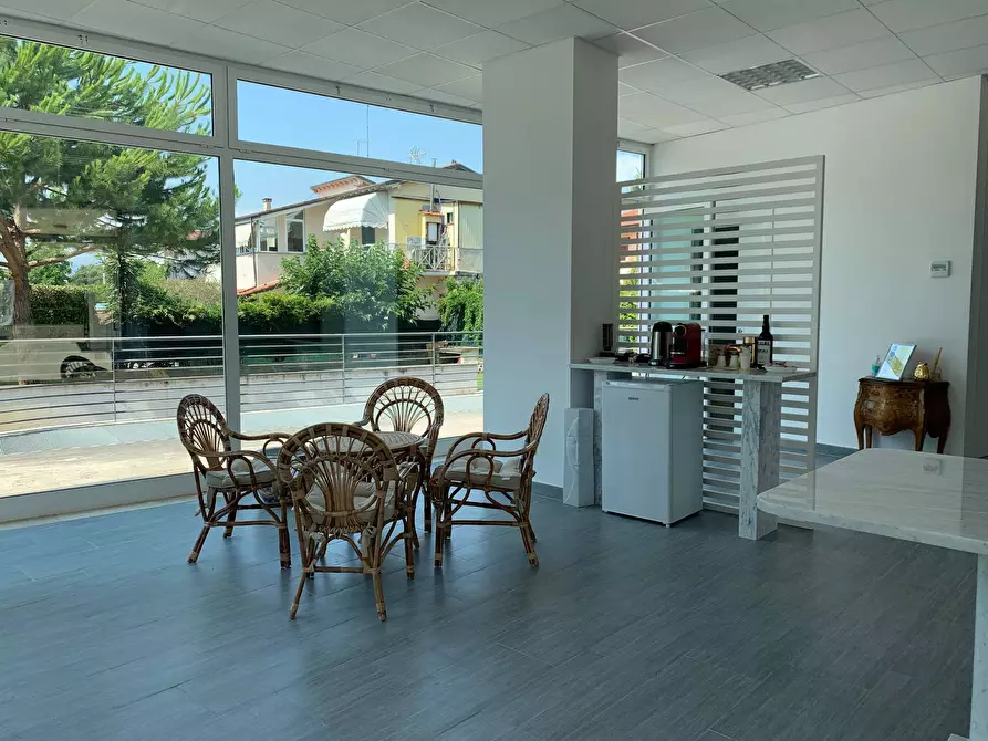 Immagine 7 di Ufficio in affitto  in via Aurelia 14 a Pietrasanta