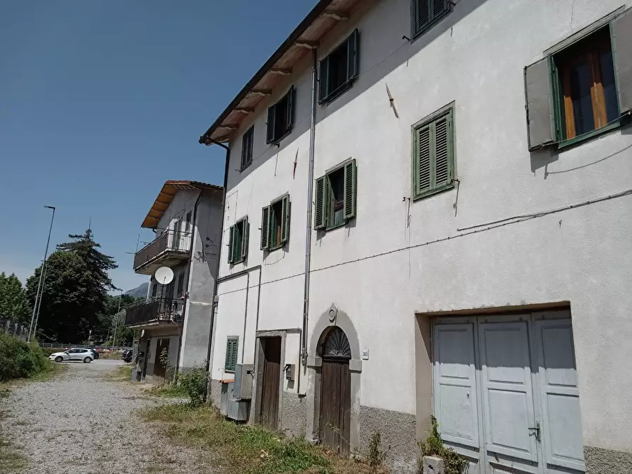 Immagine 10 di Appartamento in vendita  in piazza umberto 12 a Piazza Al Serchio