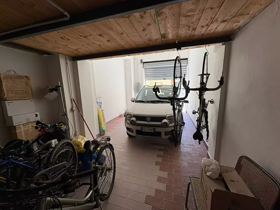 Immagine 2 di Magazzino in vendita  in Via Santa Maria 1 a Pisa