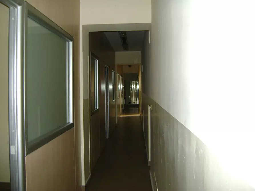 Immagine 9 di Ufficio in vendita  in Via Giuseppe Garibaldi 20 a Livorno