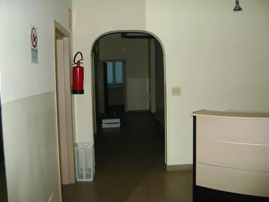 Immagine 5 di Ufficio in vendita  in Via Giuseppe Garibaldi 20 a Livorno