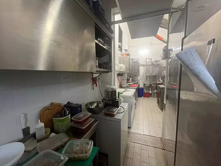 Immagine 6 di Attività commerciale in vendita  in via dei delfini 3 a Pisa