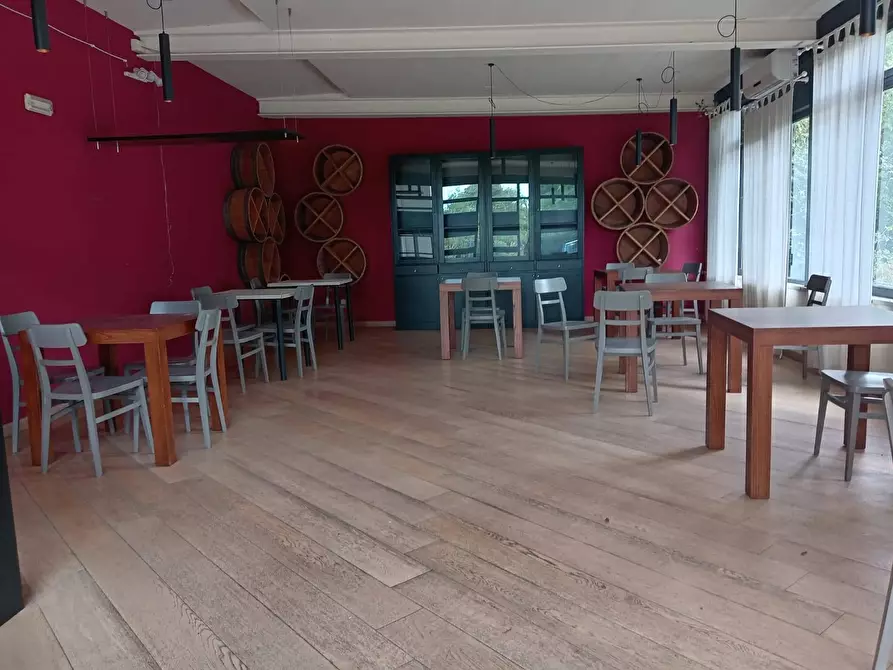 Immagine 2 di Attività commerciale in affitto  in via xx settembre 22 a Calci