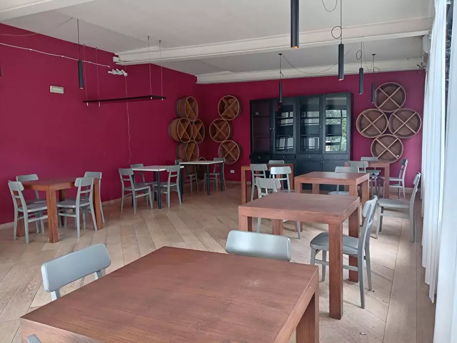 Immagine 1 di Attività commerciale in affitto  in via xx settembre 22 a Calci