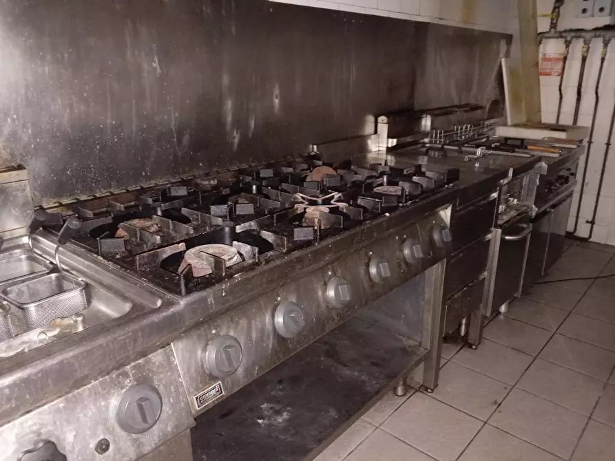 Immagine 12 di Attività commerciale in affitto  in via xx settembre 22 a Calci