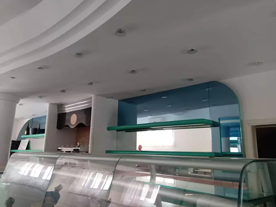 Immagine 13 di Attività commerciale in affitto  in via xx settembre 22 a Calci