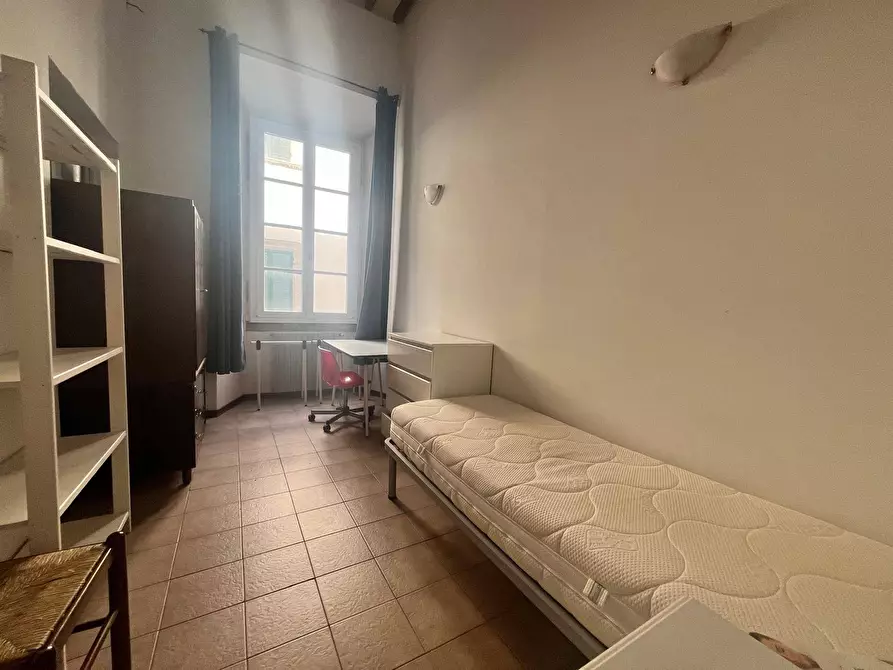 Immagine 11 di Camera in affitto  in Via coccopani a Pisa