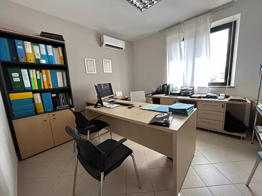 Immagine 2 di Ufficio in affitto  in viale sardegna 1 a Cascina