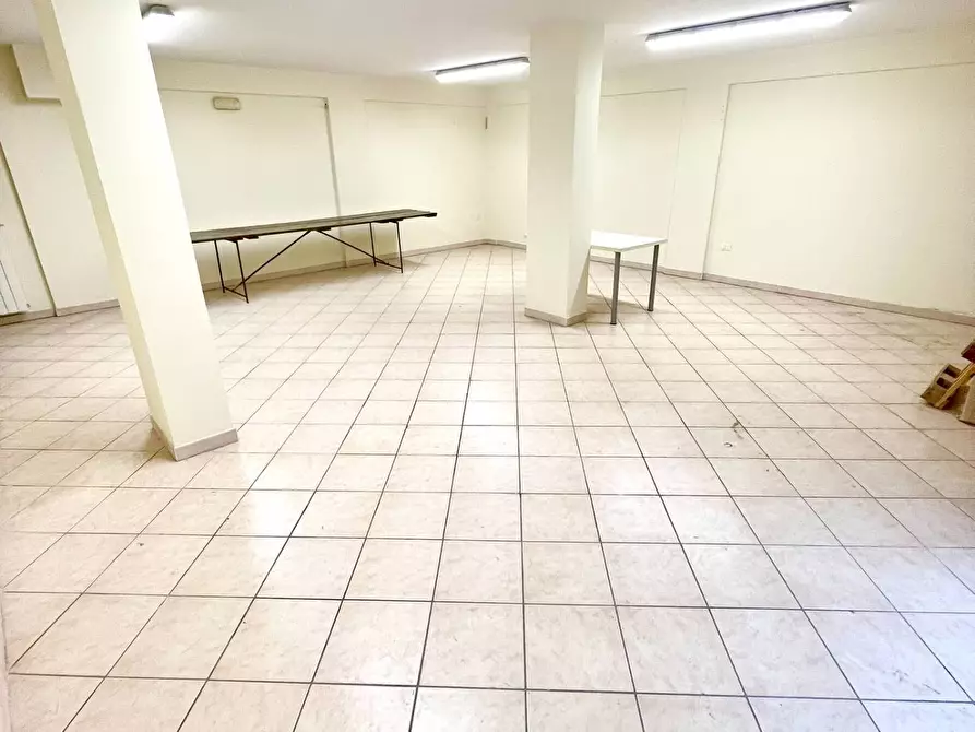 Immagine 4 di Attività commerciale in affitto  in via provinciale a Gallicano