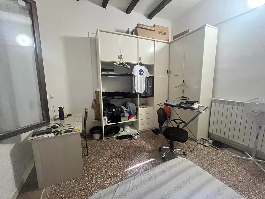 Immagine 7 di Camera in affitto  in Via Santa Maria a Pisa