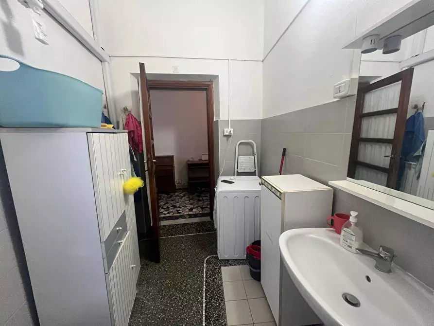 Immagine 11 di Camera in affitto  in Via Santa Maria a Pisa