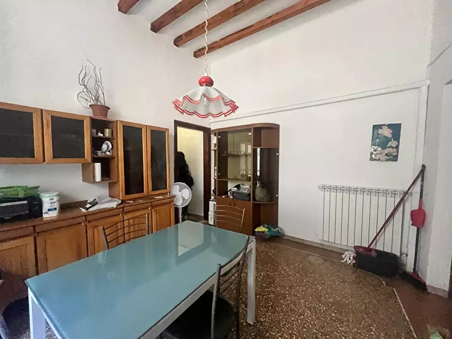 Immagine 5 di Camera in affitto  in Via Santa Maria a Pisa