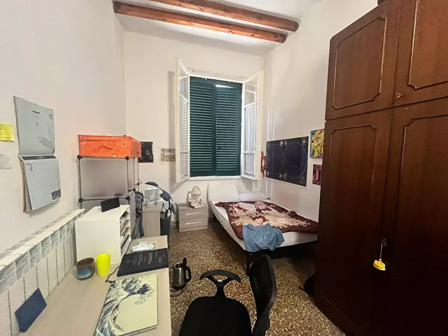 Immagine 13 di Camera in affitto  in Via Santa Maria a Pisa