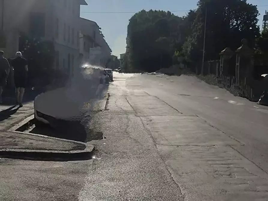 Immagine 2 di Box auto in vendita  in Via Gramsci 160 a Livorno