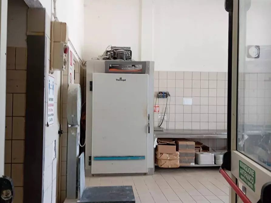 Immagine 3 di Attività commerciale in affitto  in via XXV aprile 33 a San Giuliano Terme