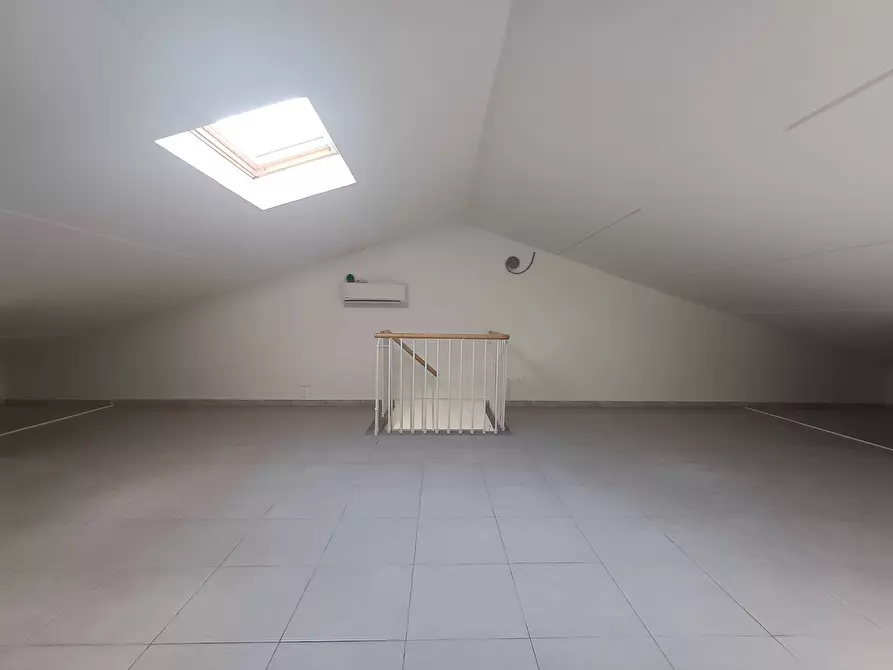 Immagine 9 di Attività commerciale in affitto  in via statale 12 - a San Giuliano Terme