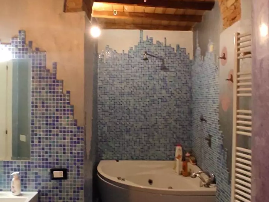 Immagine 11 di Appartamento in vendita  in Via Della Venezia 10 a Livorno