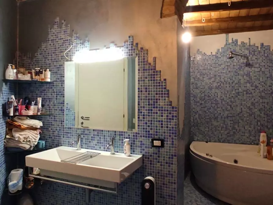 Immagine 12 di Appartamento in vendita  in Via Della Venezia 10 a Livorno