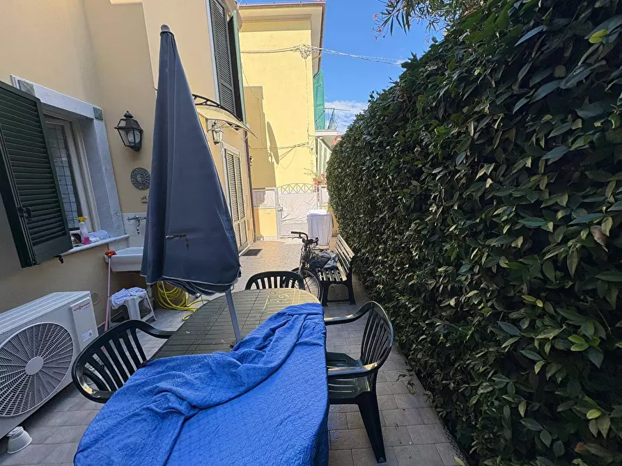 Immagine 16 di Casa indipendente in affitto  in via roma 1 a Viareggio