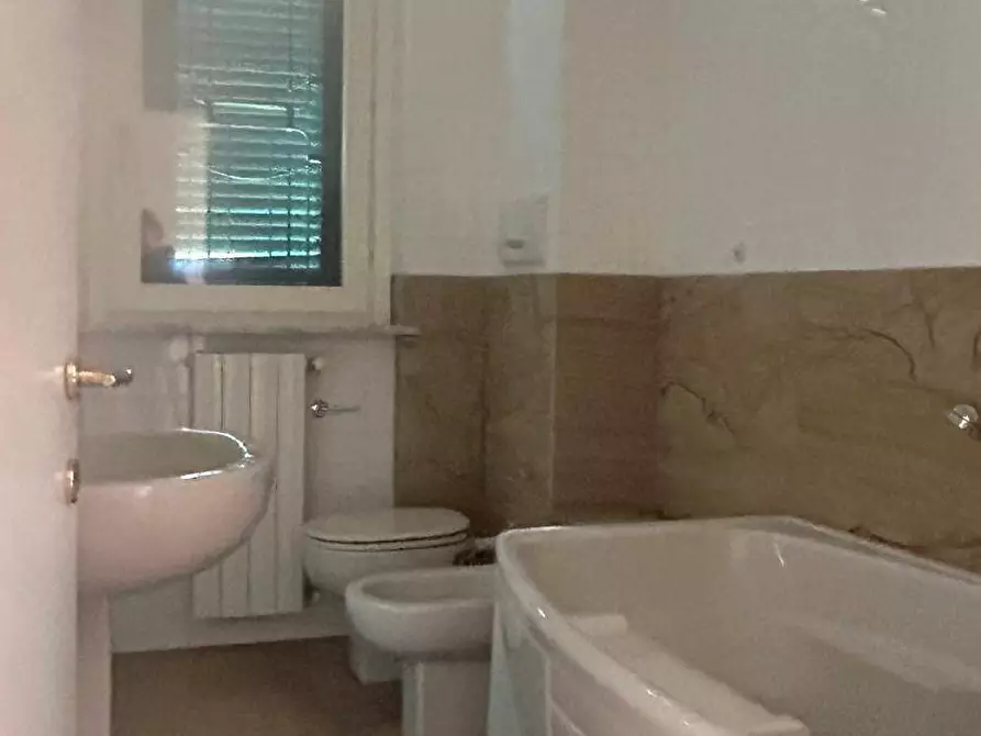 Immagine 19 di Casa indipendente in affitto  in Via Del Castellaccio 36 a Livorno