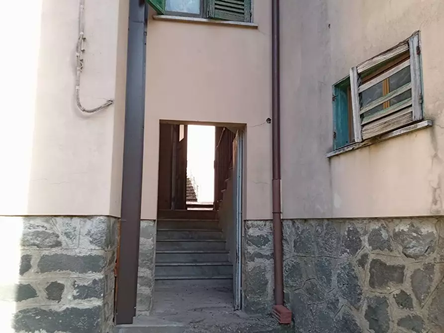 Immagine 9 di Appartamento in vendita  in gramolazzo a Minucciano