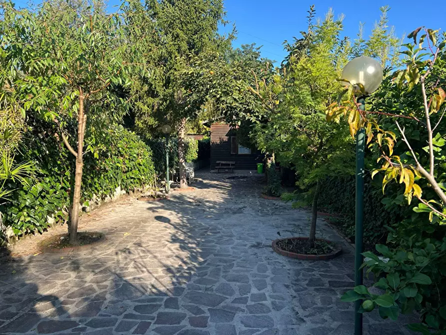 Immagine 2 di Casa indipendente in vendita  in Lungarno Gabriele D'annunzio 1 a Pisa