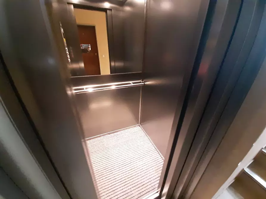 Immagine 21 di Appartamento in vendita  in Via Orbetello 1 a Milano