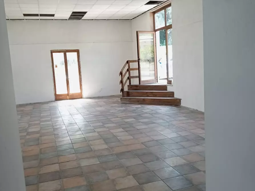 Immagine 1 di Attività commerciale in affitto  in gallicano a Gallicano