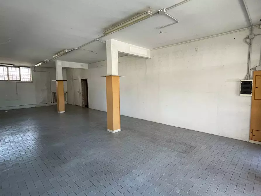 Immagine 1 di Ufficio in affitto  in piazza giorgio pira 5 a Cascina