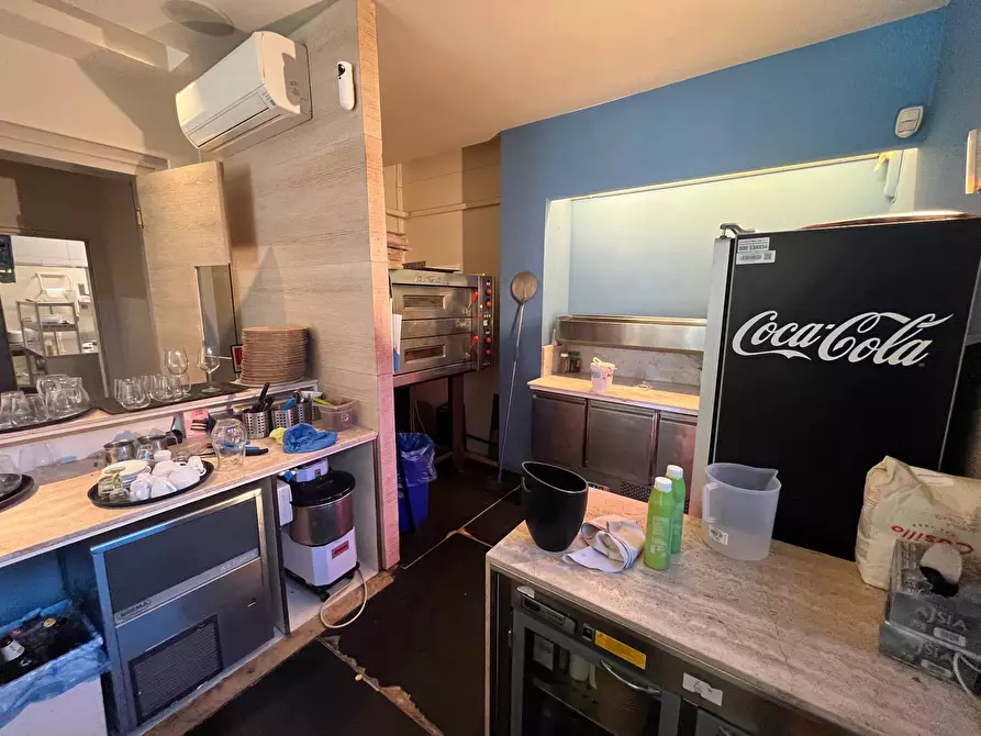 Immagine 1 di Attività commerciale in vendita  in Via Arnino 5 a Pisa