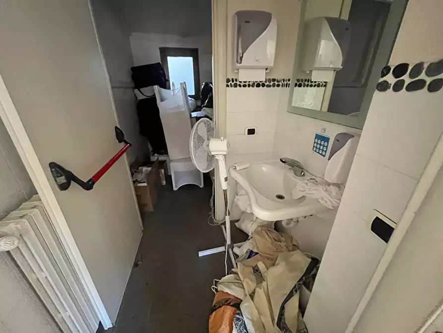 Immagine 7 di Attività commerciale in vendita  in Via Arnino 5 a Pisa