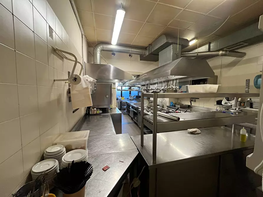 Immagine 5 di Attività commerciale in vendita  in Via Arnino 5 a Pisa