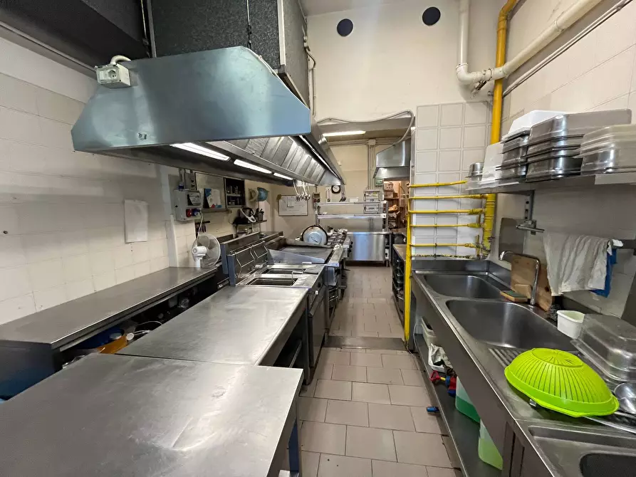 Immagine 4 di Attività commerciale in vendita  in Via Arnino 5 a Pisa