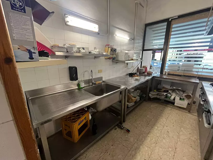 Immagine 7 di Attività commerciale in vendita  in Piazza Dei Fiori 3 a Pisa