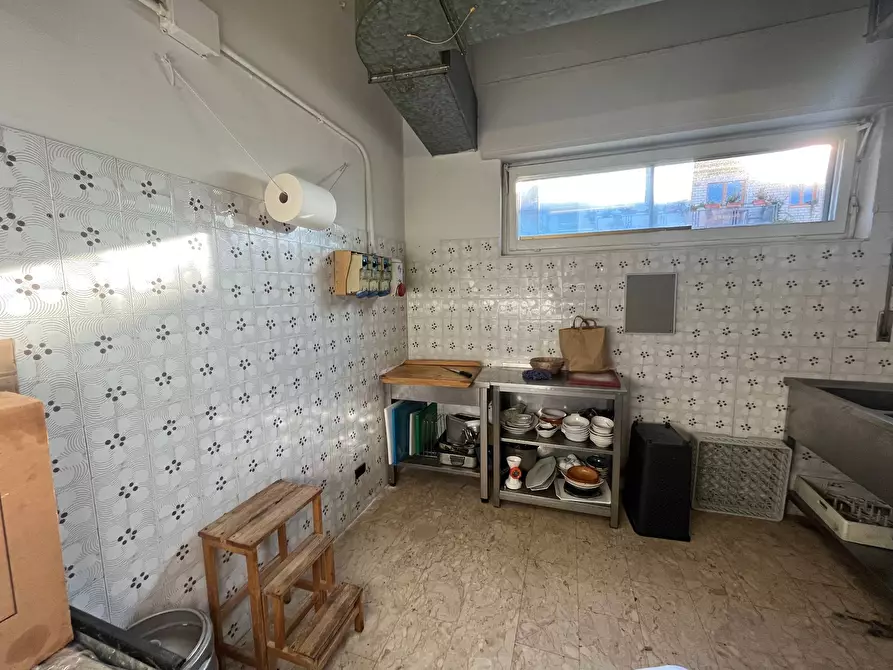 Immagine 10 di Attività commerciale in vendita  in Piazza Dei Fiori 3 a Pisa