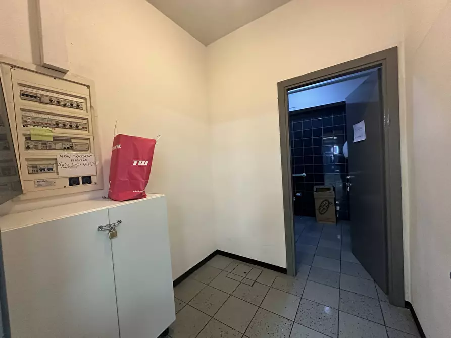 Immagine 13 di Attività commerciale in affitto  in via carlo del prete a Lucca