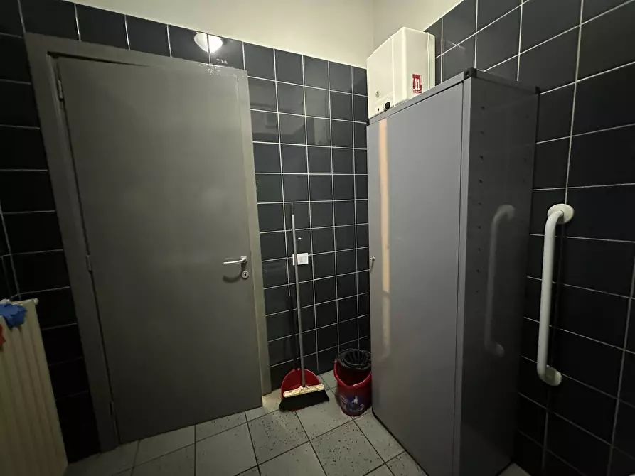 Immagine 18 di Attività commerciale in affitto  in via carlo del prete a Lucca