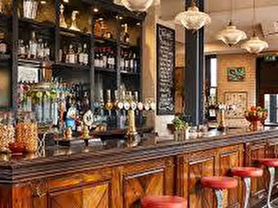 Immagine 5 di Attività commerciale in vendita  in via curtatone e montanara - a Pisa