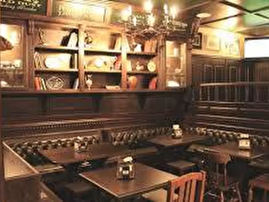 Immagine 6 di Attività commerciale in vendita  in via curtatone e montanara - a Pisa