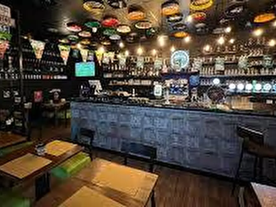 Immagine 11 di Attività commerciale in vendita  in via curtatone e montanara - a Pisa