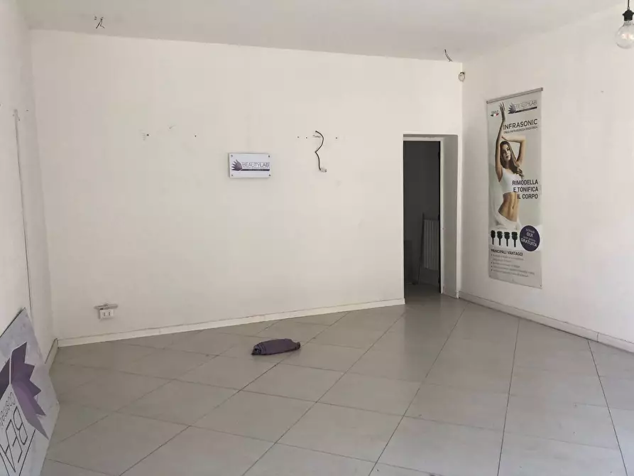 Immagine 8 di Attività commerciale in vendita  in Via Di Salviano 54 a Livorno