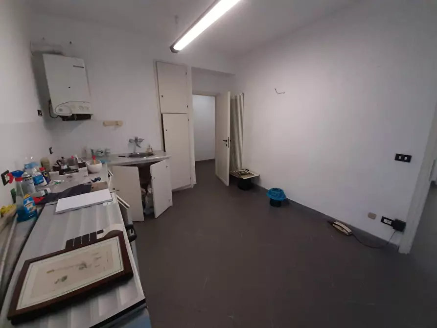 Immagine 12 di Ufficio in vendita  in via 24 maggio 75 a Pisa