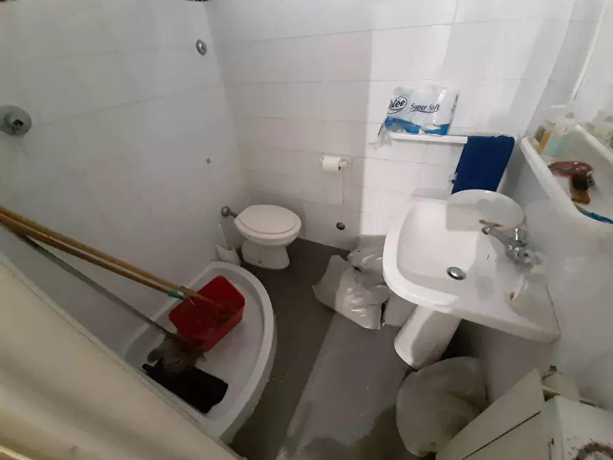 Immagine 14 di Ufficio in vendita  in via 24 maggio 75 a Pisa