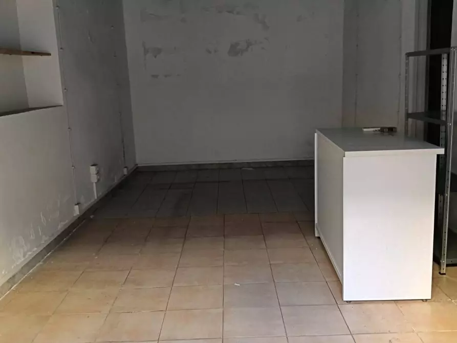 Immagine 2 di Attività commerciale in affitto  in Via Crimea 20 a Livorno