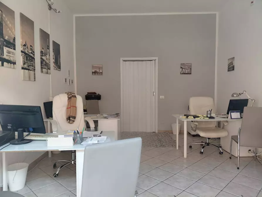 Immagine 2 di Attività commerciale in affitto  in via cattaneo 59 a Pisa