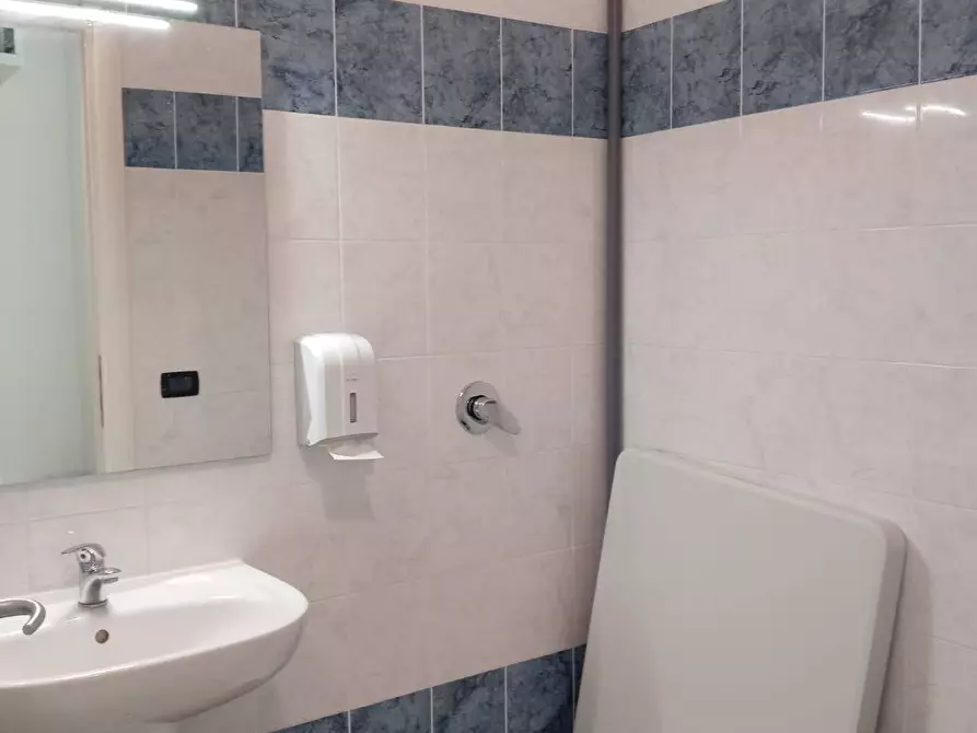 Immagine 12 di Ufficio in affitto  in via meucci 33 a Pisa