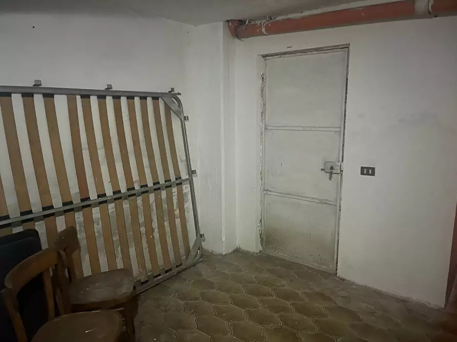 Immagine 5 di Appartamento in vendita  in viale mario tobino 18 a Viareggio