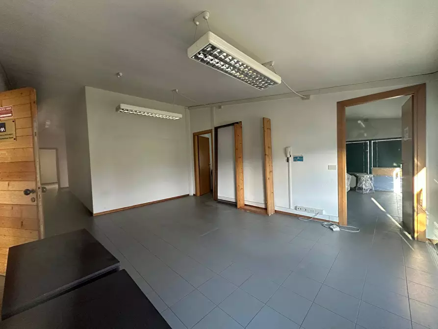 Immagine 12 di Ufficio in affitto  in SAN MARCO a Lucca