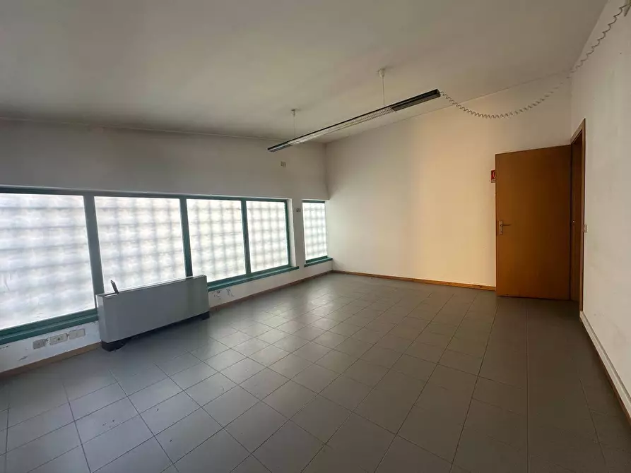 Immagine 2 di Ufficio in affitto  in SAN MARCO a Lucca